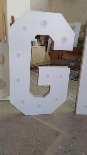 lettere luminose msto legno e polistirolo
