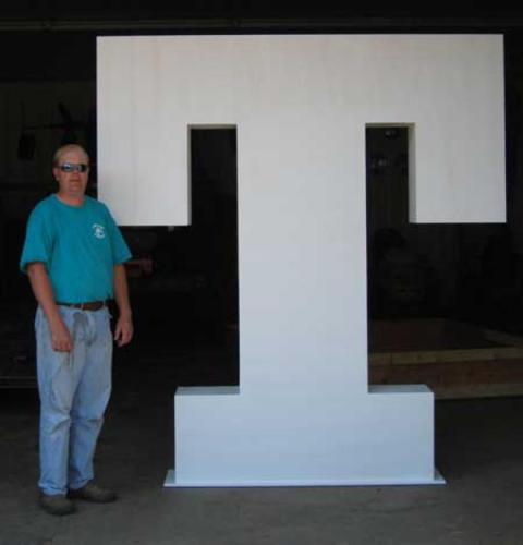 Giant-Foam-T 600x625
