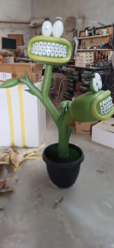 pianta carnivora in polistirolo resinato con apparecchio dentale