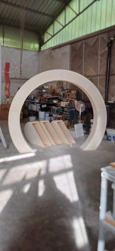 Arco tondo scatolato cm 210x240ca €.300,00 verniciatura €.50,00 diviso in 4 parti