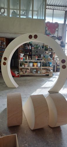 Arco tondo scatolato cm 210x240ca €.300,00 verniciatura €.50,00 vista posteriore